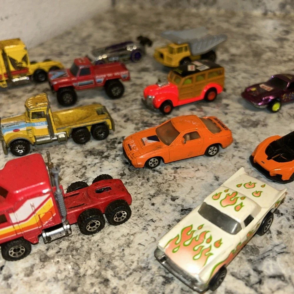 Vintage Hot‎ Wheels & Matchbox Cars Lot California Custom Thunder Roller C2